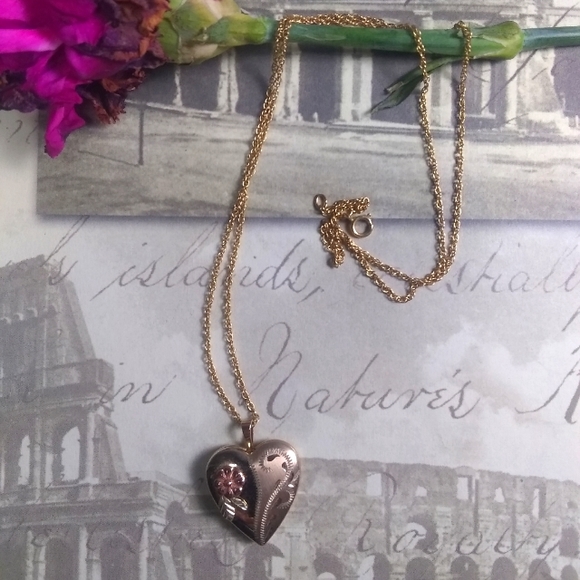 💗 14KT Solid Gold Heart Locket / Double Picture Frame - Picture 4 of 6